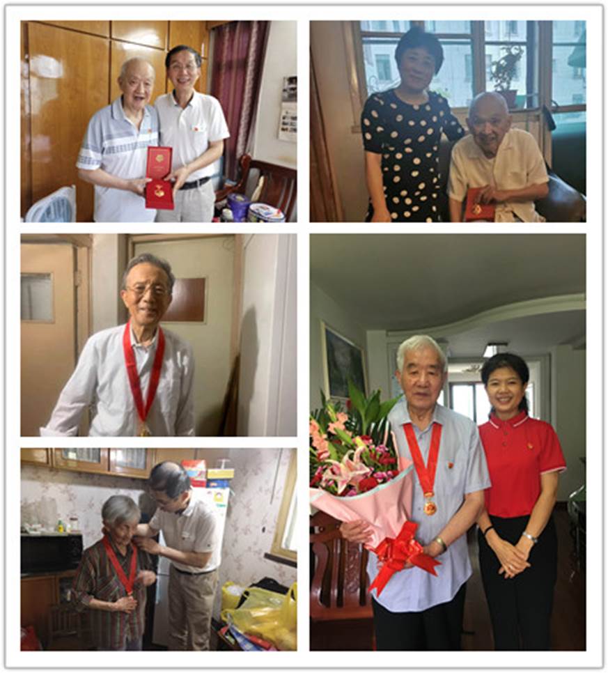 2021年6月24日pg国际电子网站为王启华老党员颁发“光荣在党50年”纪念章（1）_副本